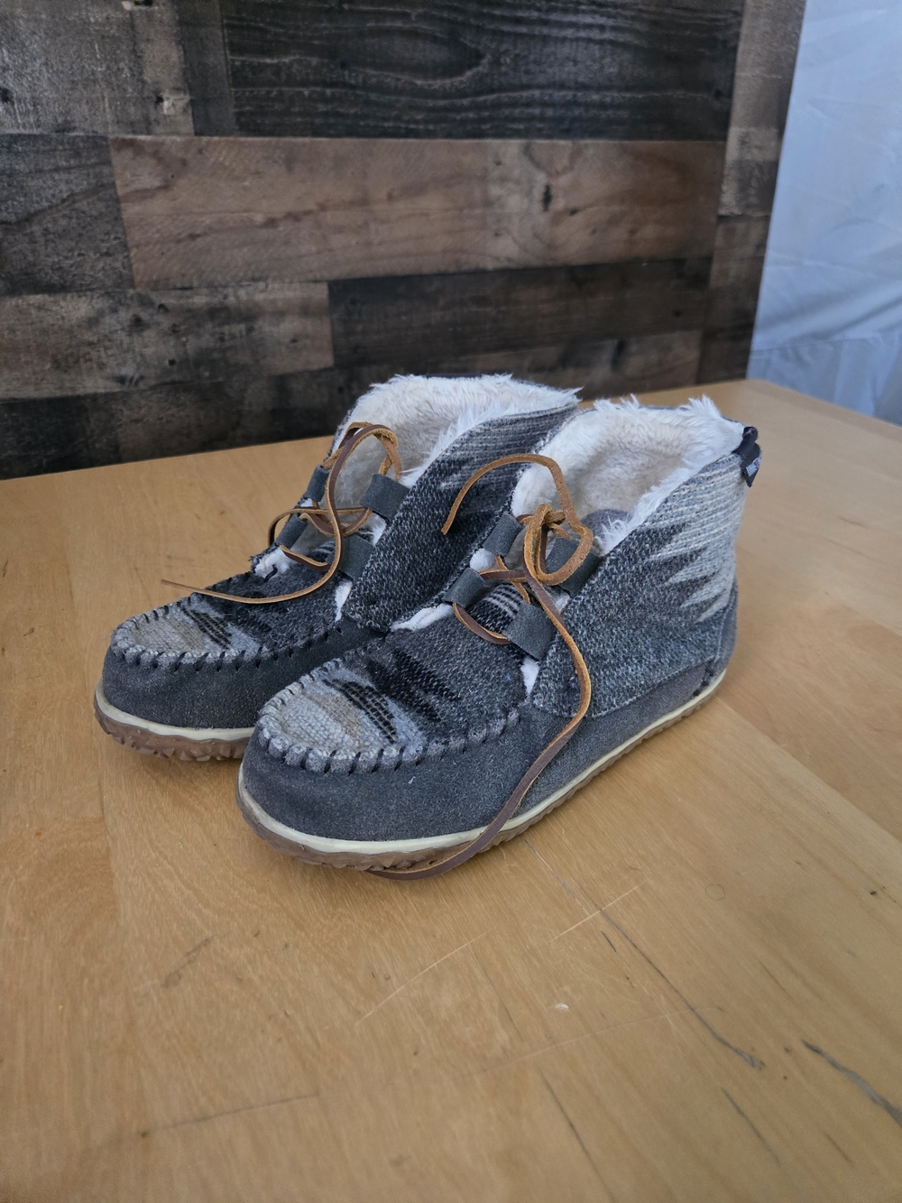 Minnetonka Southwest Womens Torrey Laceup Boot Grey 7M Style 40144